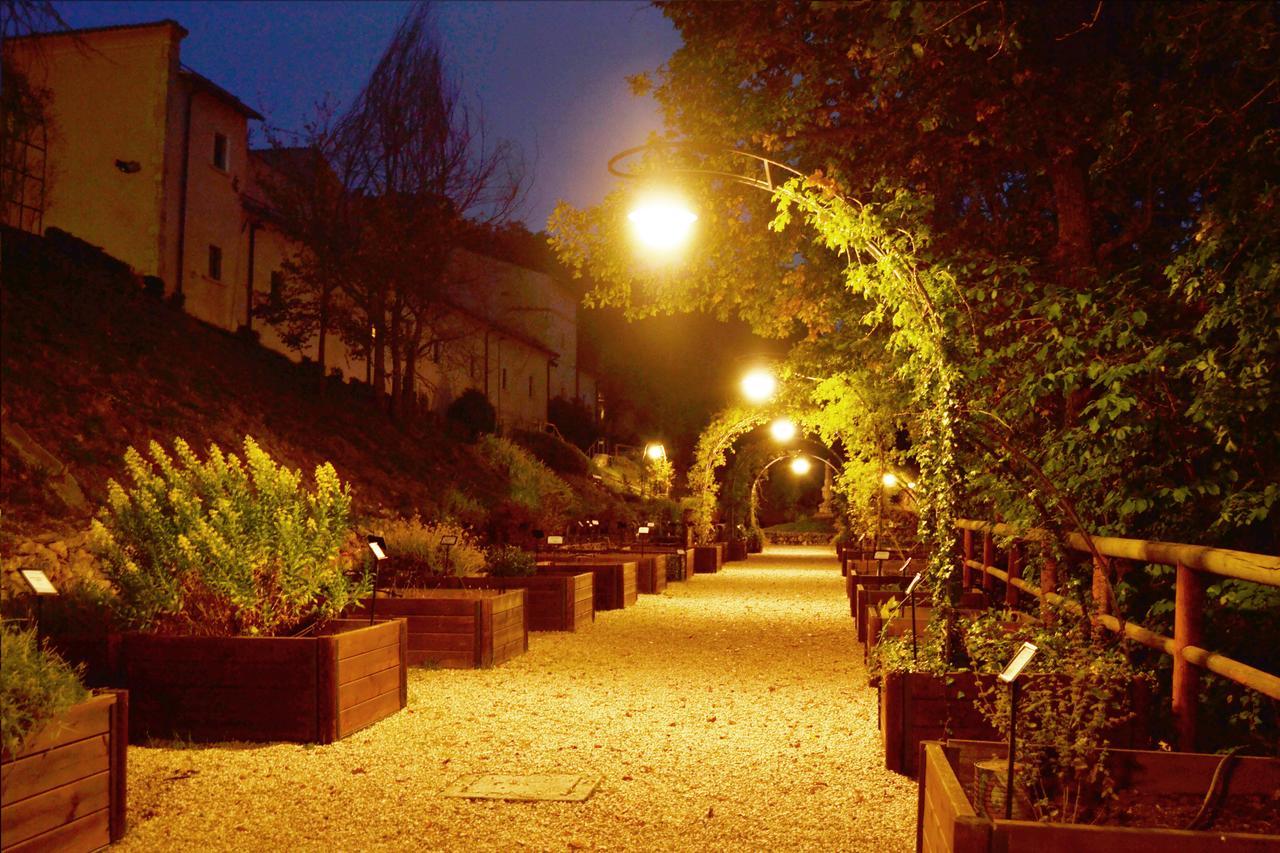 Convento Di San Colombo Hotel Santo Stefano Di Sessanio Exterior photo